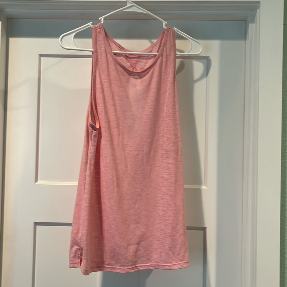 Womens medium tank.